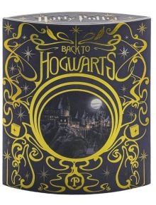 Лампа Blue Sky Harry Potter Magical Locations с позлатена орнаментика и надпис "Back to Hogwarts", изобразяваща замъка Хогуортс нощем - перфектен подарък за фенове на магическия свят.