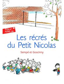 На корицата на книгата „Les Recres du petit Nicolas“ е изобразена група смеещи се деца, като едно момиче стои настрана и държи играчка. Тухлената стена и дървото на заден план подсказват за приключенията в училищния двор, които са в центъра на историята. 