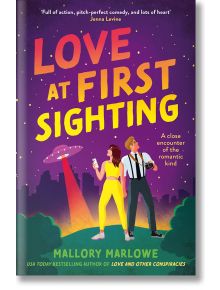 На корицата на книгата "Любов от пръв поглед" са изобразени влиятелна личност от социалните мрежи и мъж под звездно небе, на което блести оранжев НЛО. Тя държи телефона си, той е с бинокъл, а сред звездите се появява текст на романтична комедия.