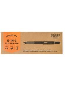 Кафявата опаковка на Мултиинструмент Gentlemen's Hardware Workshop 6-in-1 химикалка, налична в книжарница Orange, показва черна мултифункционална писалка, в която са изброени функции: химикалка, нивелир, линийка, отвертки и накрайник за писане.