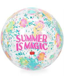 Надуваема топка с брокат Legami - Summer is Magic е прозрачна надуваема плажна топка с цветни рибки, водорасли и брокат вътре, както и надпис "SUMMER IS MAGIC" в смел розов цвят - задължителен летен аксесоар за веселие на плажа.