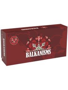 Правоъгълна кутия в цвят бордо за настолна игра: Балканизми има традиционни балкански шарки, стилизирано лого на бик и удебелен бял текст с името на играта, което улавя автентичен балкански хумор.