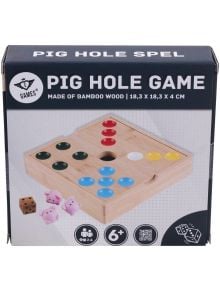Кутия за играта Настолна игра Pig Hole, включваща дървена дъска с цветни колчета, две розови фигурки на прасета, дървен зар и икони, показващи, че това е забавна бамбукова семейна игра за възраст 6+, 2-6 играчи, изработена от бамбуково дърво.