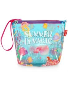 Пъстър, прозрачен несесер Legami - Summer is Magic с розов цип и дръжка, украсен с морски животни и корали. Надписът SUMMER IS MAGIC е отпред-идеален водоустойчив аксесоар за плажа!.