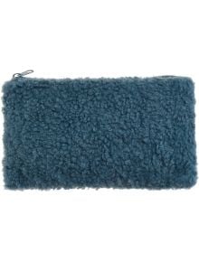 Несесер Miquelrius Golden Jasmin Fluffy - петроленосин е правоъгълен козметичен несесер с цип, изработен от текстурирана, къдрава синя изкуствена шерлинг кожа с частично видим горен цип.