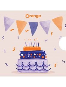 Ярка илюстрирана торта със свещички за рожден ден е разположена под празнични оранжеви и лилави кокичета и конфети. "Ваучер за подарък Пурпурна торта" е изписано отгоре с игрив оранжев текст, идеален за празненства от онлайн магазина на Orange center.