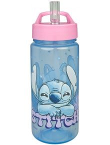 Пластмасовата бутилка Scooli Lilo & Stitch, модел 2026, е синя детска бутилка с розов капак и сламка, с изображение на Stitch от филма на Disney Lilo & Stitch и надпис "Stitch" в лилаво на дъното.