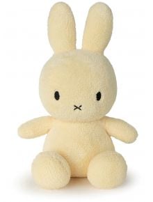 Плюшена играчка Miffy Terry - бледожълт заек, 33 см, с дълги изправени уши, черни овални очи и малка уста Х, идеален подарък за деца.