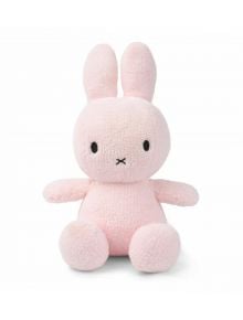 The плюшена играчка Miffy Terry - светлорозов заек, 23 см има дълги уши, черни бродирани очи и малка Х-овидна уста-перфектният подарък за момиче.