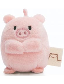 Кръгла плюшена играчка от серията Nici Mymochi Minis с розово прасе, малки ушички, черни очи, муцунка с бродирани ноздри и бежов етикет с обикновена рисунка на кафяво мечешко лице - предлага се в книжарница Orange.