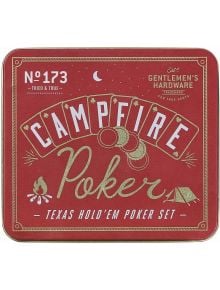 Червена калаена кутия с надпис Campfire Poker от Gentlemen's Hardware, № 173. Представлява карти, чипове за покер, илюстрации на лагерен огън, палатка и полумесец. Покер комплектът е идеален за вечери на играта или за подарък от книжарница Orange.