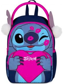 Раничка Seven Lilo & Stitch Free Time има синьо-лилав дизайн със Стич, който държи розово сърце, следи от целувки по лицето му, игриви 3D уши и пухкави бели помпони отстрани.