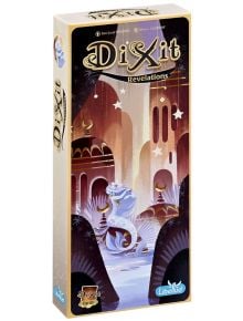 Правоъгълна кутия за разширение за настолна игра Dixit: 7 Revelations, с илюстрация на змиевидно същество в мистична обстановка с арки, пера и висящи звезди. Логото "Либелуд" е върху кутията.