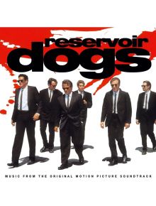 Шестима мъже с черни костюми и слънчеви очила се разхождат на бял фон с червени пръски. "Reservoir Dogs - Original Motion Picture Soundtrack (VINYL)" е с дръзко заглавие, музика на 180-грамов винил. Текст в долната част: Музика от оригиналния филмов саунд