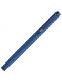 Син Ролер Miquelrius Matte Metallic Marino с шапка и оранжев клипс MR е изобразен диагонално на бял фон.