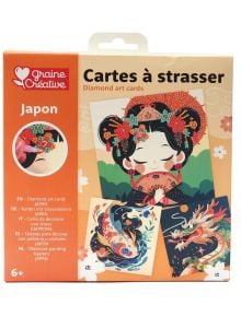 Креативният комплект "Създай диамантени картички Graine Creative - Япония" включва цветни камъчета за декориране на японски картички с гейша, флорални мотиви и дракон. Подходящ за деца над 6 години; текст на няколко езика.