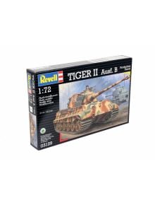 Кутия на Сглобяем модел Revell - Танк Tiger II Ausf. B 1:72, показващ камуфлиран танк в действие, на фона на който се вижда друг танк.