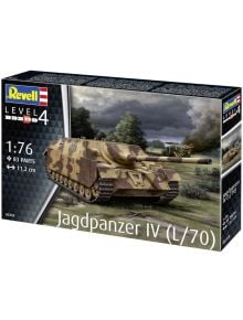Кутия със сглобяем модел Revell - Джагдпанзер IV L-70, 1:76 мащаб, 83 части, дължина 11.2 см, изобразен на фон с военен разрушен пейзаж.