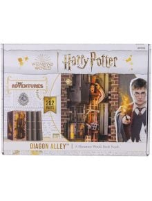 Опаковка за Сглобяем модел Revell - Хари Потър Diagon Alley, 202 части. Показва сцената от Диагон Али, Хари Потър с вълшебна пръчица и герба на Хогуортс - идеален избор за фенове на Revell модели.