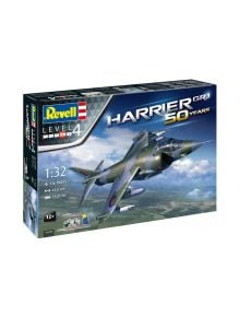 Моделът на Revell 1:32 сглобяем Самолет Harrier GR.1 (50 години) включва подробен умален самолет, летящ над полета, с информация за частите, дължината, размаха на крилата и сложност ниво 4 на опаковката.