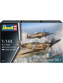 Образът на кутията на Сглобяем модел Revell - Самолети Спитфайър и Ураган Хоукър показва двата самолета, летящи над скали и море, с подробности за продукта -изобразяващи Битката за Британия.