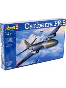 Кутията на сглобяем модел "Самолет Canberra PR.9" от Revell (мащаб 1:72) показва илюстрация на летящия британски бомбардировач, логото на марката и основните продуктови детайли за модела.