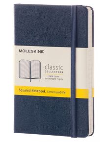 Син джобен тефтер Moleskine Classic Sapphire Blue с твърди корици и листа на малки квадратчета - Moleskine - Moleskine - Жена, Мъж - Moleskine - Classic - 8051272893724