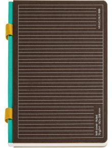 Затворена тетрадка Miquelrius B2B Doble Gris A5 с меки корици и хоризонтални линии. Кафява корица, зелен гръб, жълти ластици; бели данни за продукта в десния край. Подобна на тефтер с твърди корици или Miquelrius A5.