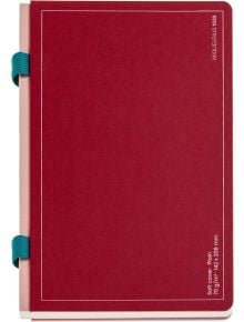 A затворен червен тефтер Miquelrius B2B Doble Rojo A5 с комбинирано съдържание, меки корици, заоблени ъгли и ластик на гърба; бял надпис в ъгъла показва размера и марката.