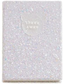 Тефтер Miquelrius Back2Fun Spark Away с твърди брокатени корици в бяло и надпис на предната корица - идеален за записки и вдъхновение.