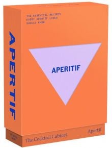 В оранжева кутия със син триъгълник и син текст "APERITIF" са представени задължителните аперитивни коктейли за всеки миксолог, както и "Коктейлният кабинет: Аперитив", отпечатан отстрани и отдолу.
