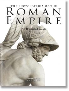 Корица на "Енциклопедия на Древната римска империя", на която в едър план е изобразена класическа статуя на римски войник с шлем, напомняща за трайното наследство на Древен Рим, а над нея е поставен текстът на заглавието.