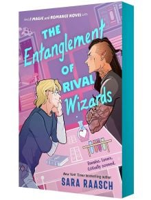 Корица на книгата "Заплитането на съперничещи си магьосници": Двама съперничещи си магьосници - единият татуиран, а другият рус с очила - се сблъскват с магически предмети. Фентъзи романтика за академията: Врагове. Влюбени. Критично прецакани.
