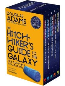 The Complete Hitchhiker’s Guide to the Galaxy Boxset - Дъглас Адамс - Жена, Мъж - Pan Macmillan - 9781529044195