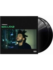 Обложка на албума The Weeknd - Kiss Land (2 VINYL), на която е изобразен сериозен портрет на изпълнителя с размазани градски светлини на заден план и две черни винилови плочи, които се виждат частично зад обложката.
