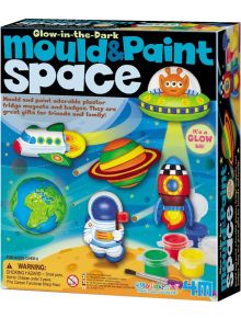 Творчески комплект 4M Mould & Paint - Направи космически фигурки, свещи в тъмното: Създай и боядисай светещи в тъмното форми - ракета, пришълец, космически кораб, Сатурн и Земя. Подходящ за деца над 5 години; включени боички и четка.