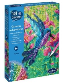 The Творчески комплект Sentosphere с цветни камъчета, колибри включва всичко необходимо за създаване на блестяща мозайка с колибри и цветя. Подходящ за деца над 8 години, прави рисуването с диаманти забавно и креативно!.