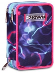 Ученически несесер Seven Electricvibe, пълен с три отделения, има правоъгълна форма, синьо-лилаво-розов абстрактен десен, розови ципове и кант и преден етикет Седем - идеален за подреждане на ученически принадлежности.