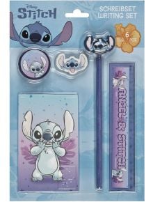 Ученическият комплект Scooli - Lilo & Stitch от 6 части включва тефтер, линия, молив, гума, острилка и стикер с картинки на Стич в синя опаковка. Текстът върху продукта е на английски и немски.