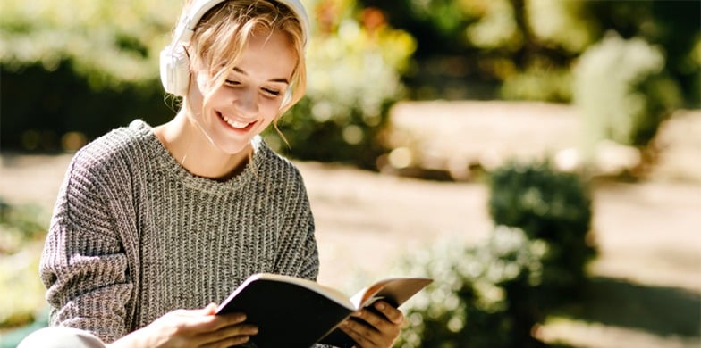 Март разлиства природата и женските истории